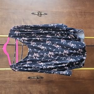 Faded glory floral sparkly top with scrappy v back 3x